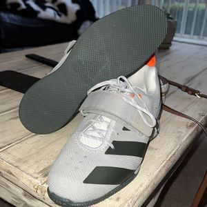 Worn one time. Selling because I have another pair.